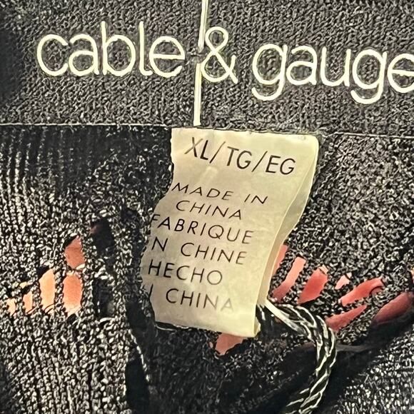 Cable and Gauge Women’s Black detailed blouse - Picture 13 of 14